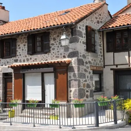 Charmante Maison Renovee A - 5 Pers, 3 Ch, Terrasse, Cheminee, Wifi, Volcans D'auvergne Proches - Fr-1-742-405 * Jussac