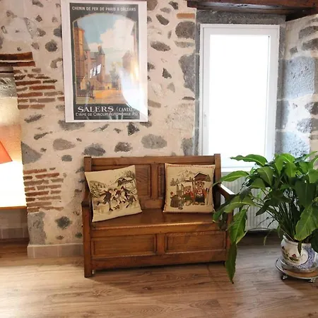 Charmante Maison Renovee A - 5 Pers, 3 Ch, Terrasse, Cheminee, Wifi, Volcans D'auvergne Proches - Fr-1-742-405 *