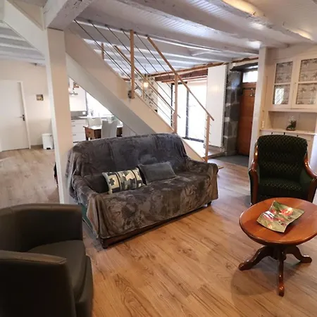 Charmante Maison Renovee A - 5 Pers, 3 Ch, Terrasse, Cheminee, Wifi, Volcans D'auvergne Proches - Fr-1-742-405